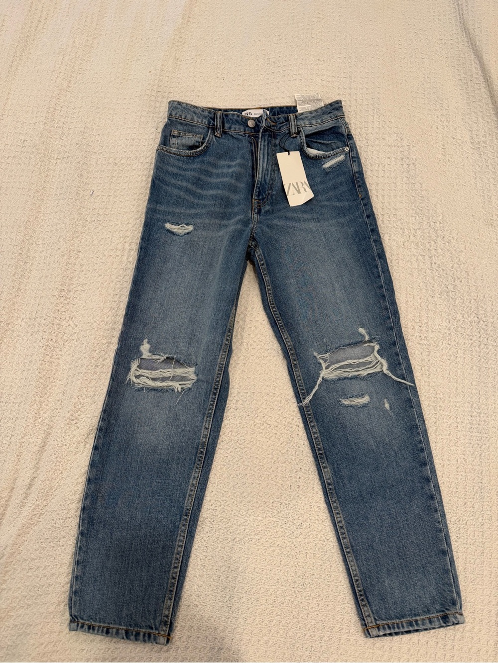 ZARA NWT Ripped Mom Fit jeans.